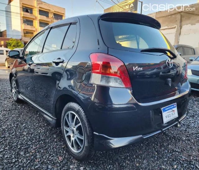 Toyota Vitz 2010 — foto 4