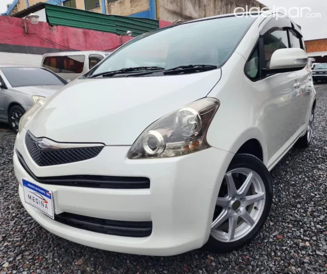 Toyota Ractis 2009 - foto 2