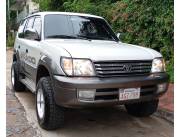 HERMOSA TOYOTA LANDCRUISER PRADO AÑO 2000 MOTOR 1KZ AUTOM 4X4 A.A INTERIOR CUERO LLANTAS D