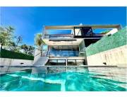 Se vende esta espectacular residencia, con vista al lago en San Bernardino