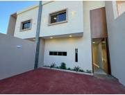 VENDO DUPLEX A ESTRENAR CON PISCINA BARRIO MBURUCUYA