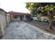 Chalet en Laurelty Luque