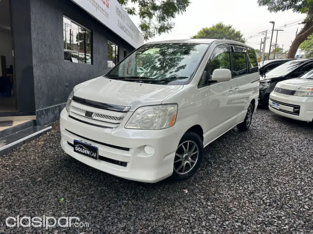 Toyota Noah 2006 - foto 2