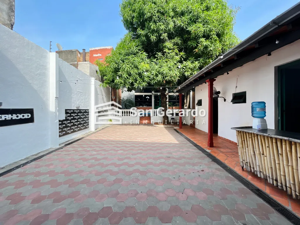 Vendo propiedad en el Centro, zona ABC Color, ideal para local comercial u oficina. — foto 2
