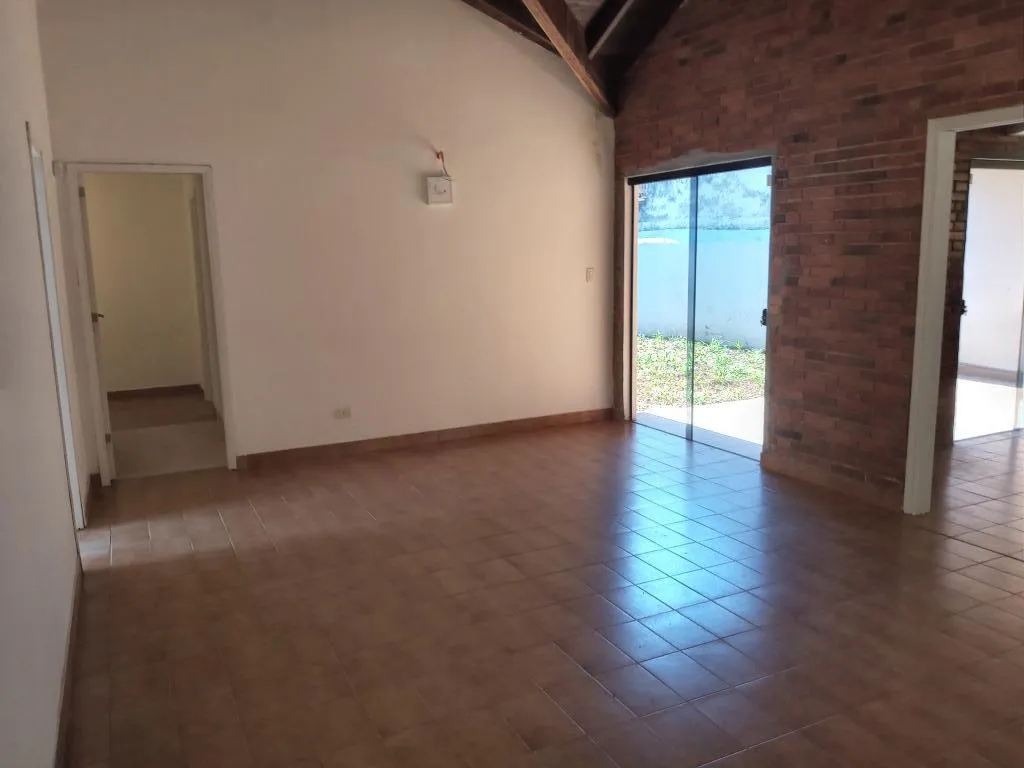 AMPLIA CASA: 3 DORMITORIOS c A.A,1 en Suite c A.A., Escritorio c A.A. — foto 3