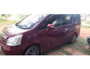 IMPECABLE TOYOTA NOAH 2011!!!