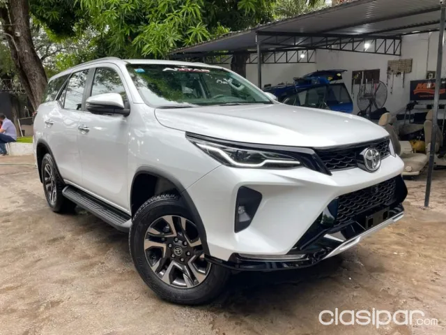 Toyota Fortuner 2024 — foto 2