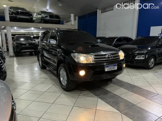 Toyota Fortuner 2011 — foto 2
