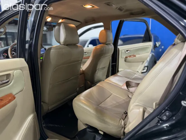 Toyota Fortuner 2011 — foto 4