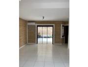 ALQUILO DUPLEX B° MBURUCUYA