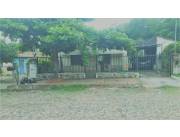Vendo casa a 1 cuadra de PETROPAR
