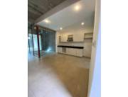 VENDO HERMOSO DUPLEX SOBRE LA AVENIDA VENEZUELA