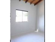 VENDO CHALET EN ÑEMBY BARRIO LA LOMITA - KENNEDY