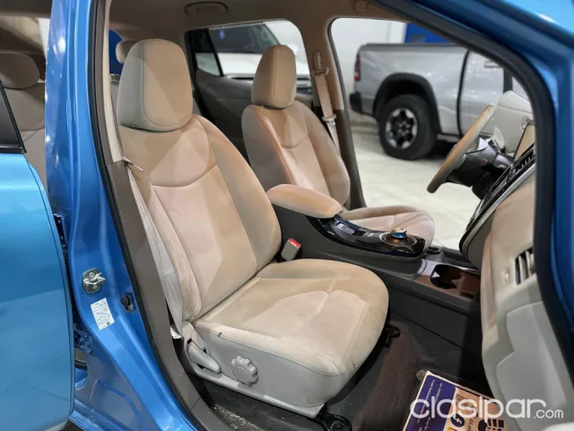 Nissan 100 2011 — foto 4