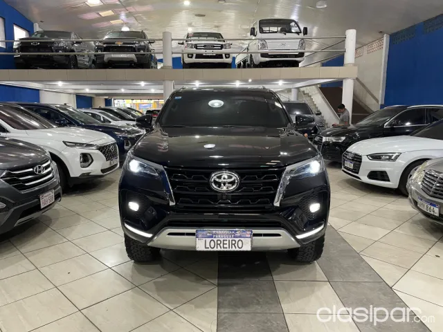Toyota Fortuner 2022 - foto 2