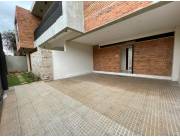 ALQUILO DUPLEX EN LUQUE BARRIO VILLA ADELA COD 3910