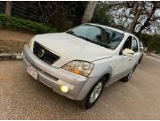 VENDO KIA SORENTO AÑO 2005 MOTOR 2.5 4X4 OPCIONAL A.A INTERIOR CUERO TECHO SOLAR LLANTAS D