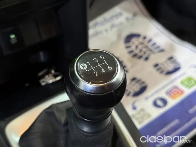 Toyota Auris 2012 — foto 3