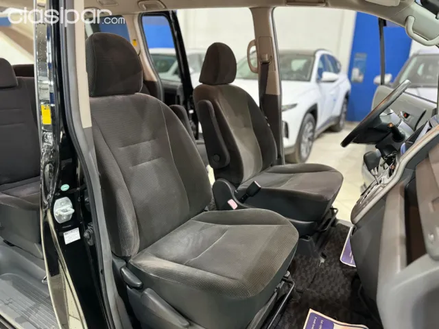 Toyota Voxy 2008 — foto 4