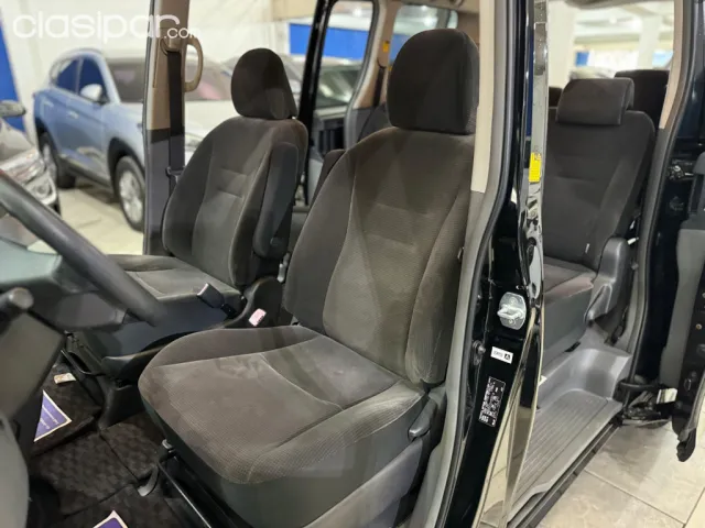 Toyota Voxy 2008 — foto 5