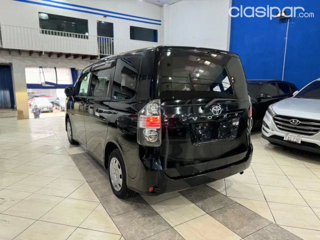 Toyota Voxy 2008 - foto 8