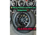 Llanta Method nuevo 17 6x139 9 con Bridgestone impecables