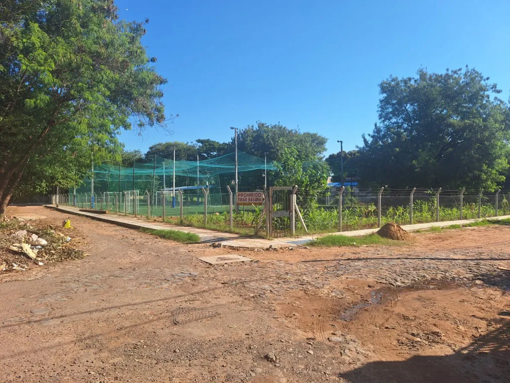 AMPLIO TERRENO DE 4858 M2 EN ASUNCION A SOLO 93 US$ POR M2!! — foto 2