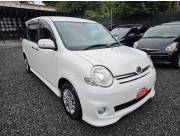 Toyota Sienta 2010 cho