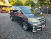 Toyota Noah 2004 cho