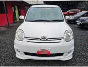 Toyota sienta año 2010 real recién importado