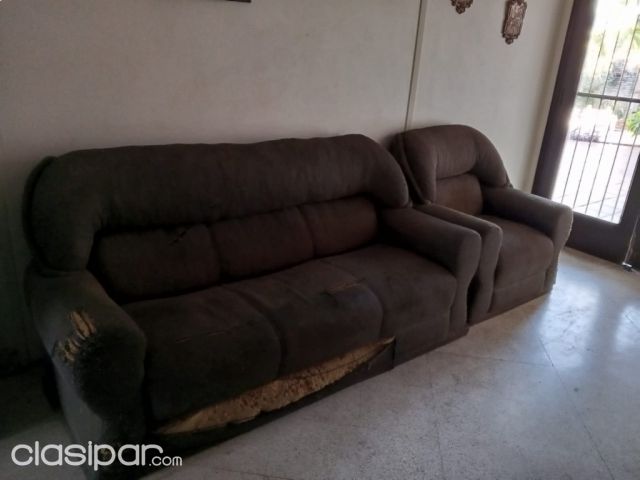 Muebles para el hogar - Vendo juego de living grande de 3.1.1 lugares , con detalles en el tapizado gs 450.000