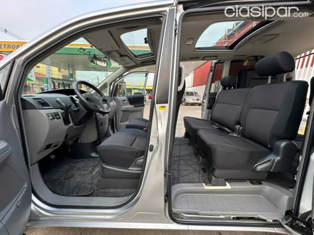 Toyota Noah 2004 — foto 4