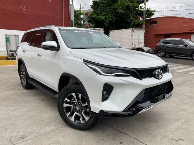 Toyota Fortuner 2024 — foto 4