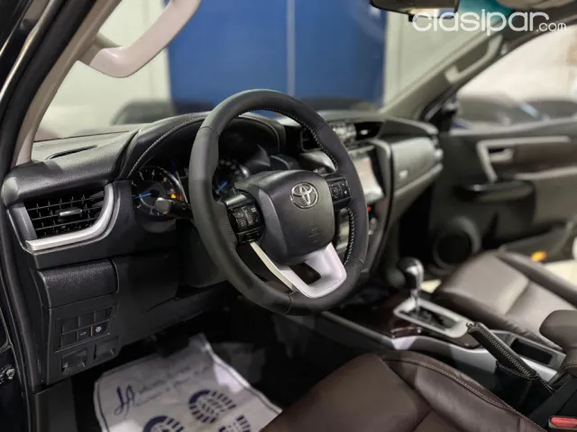 Toyota Fortuner 2017 — foto 4