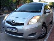 VENDO TOYOTA NEW VITZ CHAPA MERCOSUR AÑO 2010 MOTOR 1.0 AUTOM AIRE FULL INTERIOR FINO CUID