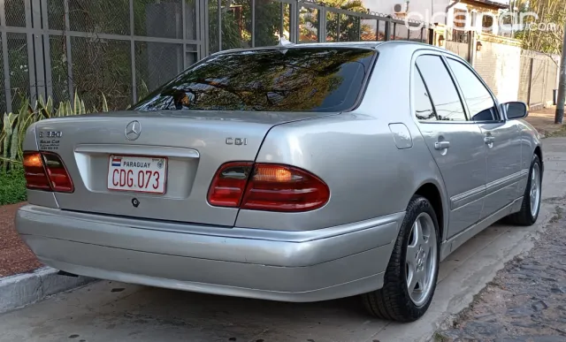 Mercedes-Benz E 320 2001 — foto 3