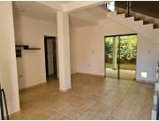 HERMOSO DUPLEX EN VENTA EN LAMBARÉ. UBICACION ESTRATÉGICA