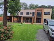 VENDO RESIDENCIA EN MORA CUE LUQUE - US$ 300.000