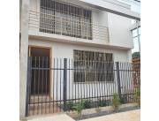 Alquilo amplio Duplex de 3 dormitorios en Luque zona Urbanizacion Alto Pinar