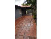 VENDO CASA ZONA 4 MOJONES. LAMBARÉ - US$ 140.000