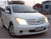 Vendo hermoso toyota ist 2005 1300 4x2 automatico chapa mercosur impecable estado