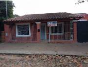 Vendo propiedad con 3 salones comerciales sobre Laguna Grande