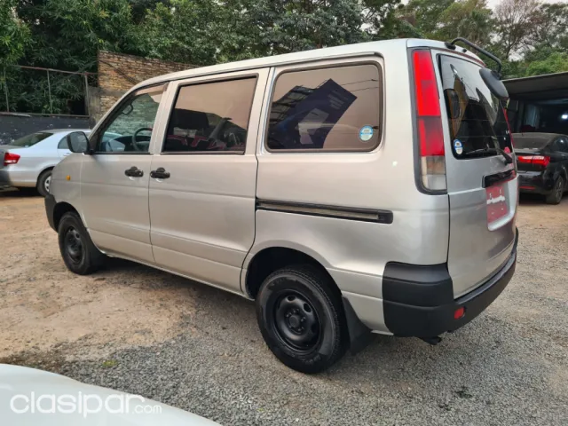 Toyota Noah 2001 — foto 4