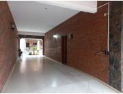 Vendo Hermosa y Amplia Residencia en Barrio Mburucuyá