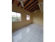 Alquilo Casa de 360 m2 en Lambaré, Barrio Kennedy - LHO6399080