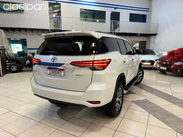 Toyota Fortuner 2017 — foto 3