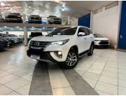 Toyota Fortuner SRV año 2017 con 65.556 km 📍 Recibimos vehículo y financiamos ✅️