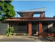 Vendo amplia casa en Fernando de la Mora zona Sur