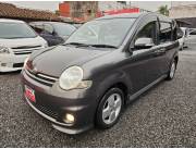 HERMOSO TOYOTA SIENTA REC. IMPORT. COLOR GRIS HUMO 2007/08 MOTOR VVTI 1.5. AUTOMATICO FULL