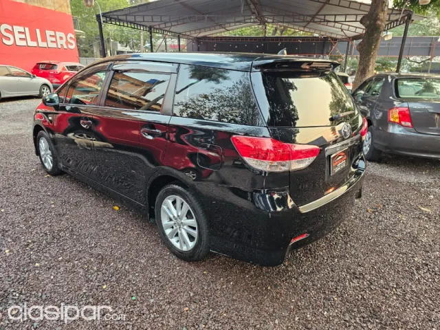 Toyota Wish 2009 — foto 4